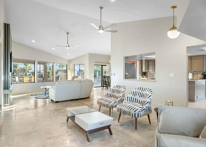 Cozy 2br Fire Pit Grill Golf Course Views Holiday home